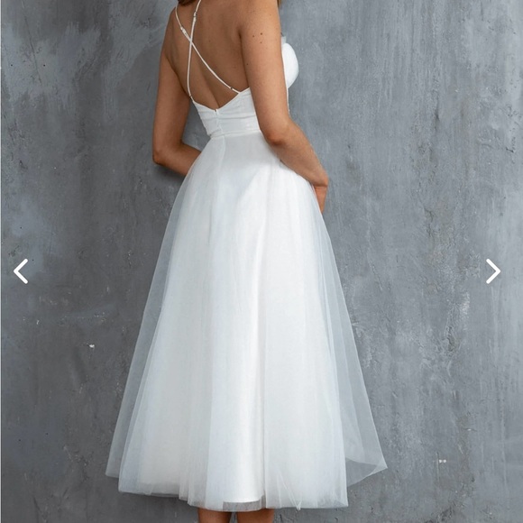 COPY - Selfie Leslie SMITTEN SWEETHEART NECKLINE CHIFFON MIDI DRESS WHITE - Picture 2 of 3